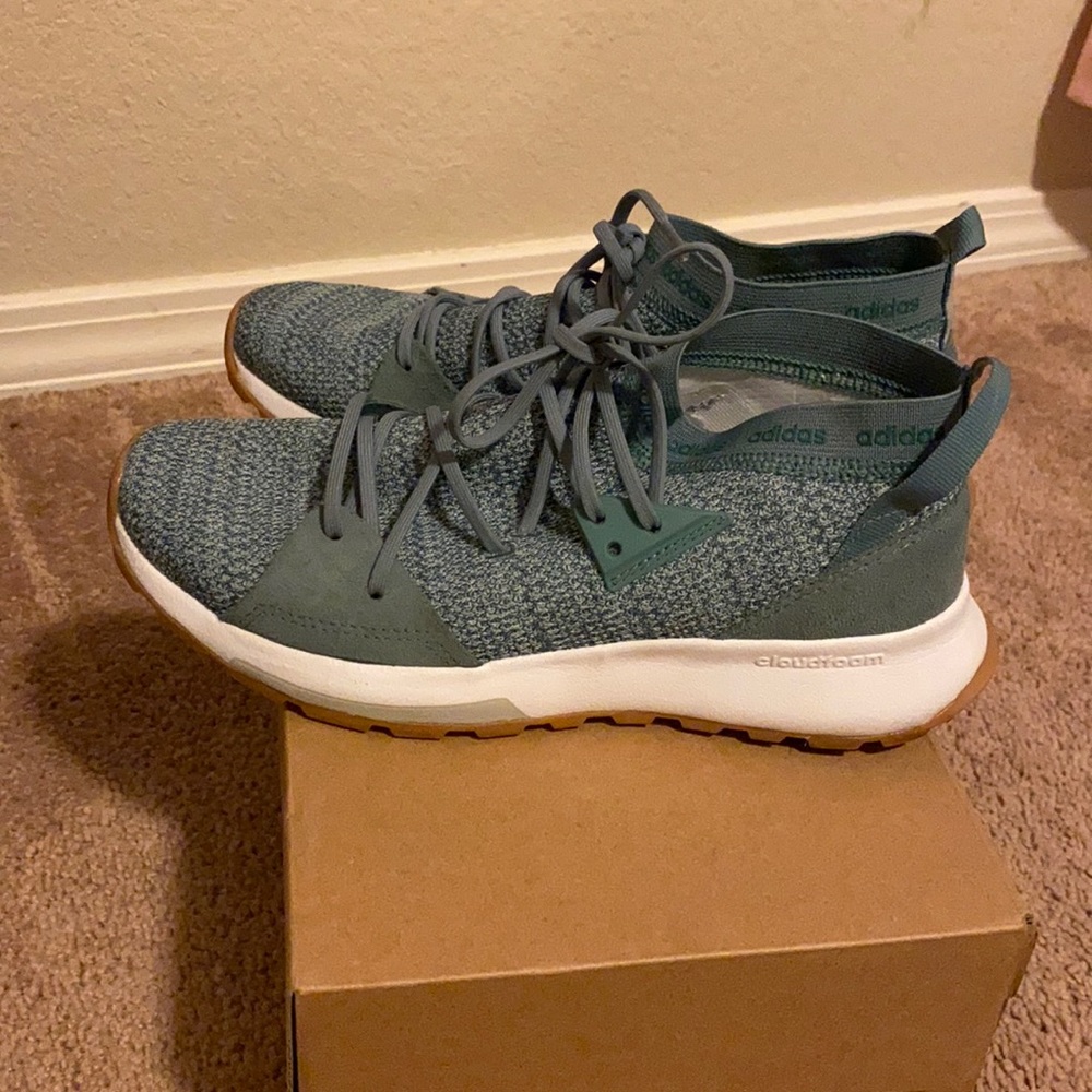 Like new Adidas cloudfoam